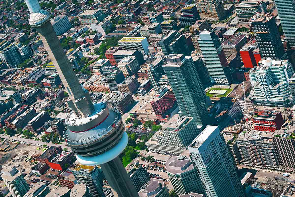 Toronto vs Vancouver: Which City is Better for Outdoor Activities, Food, and Transit?