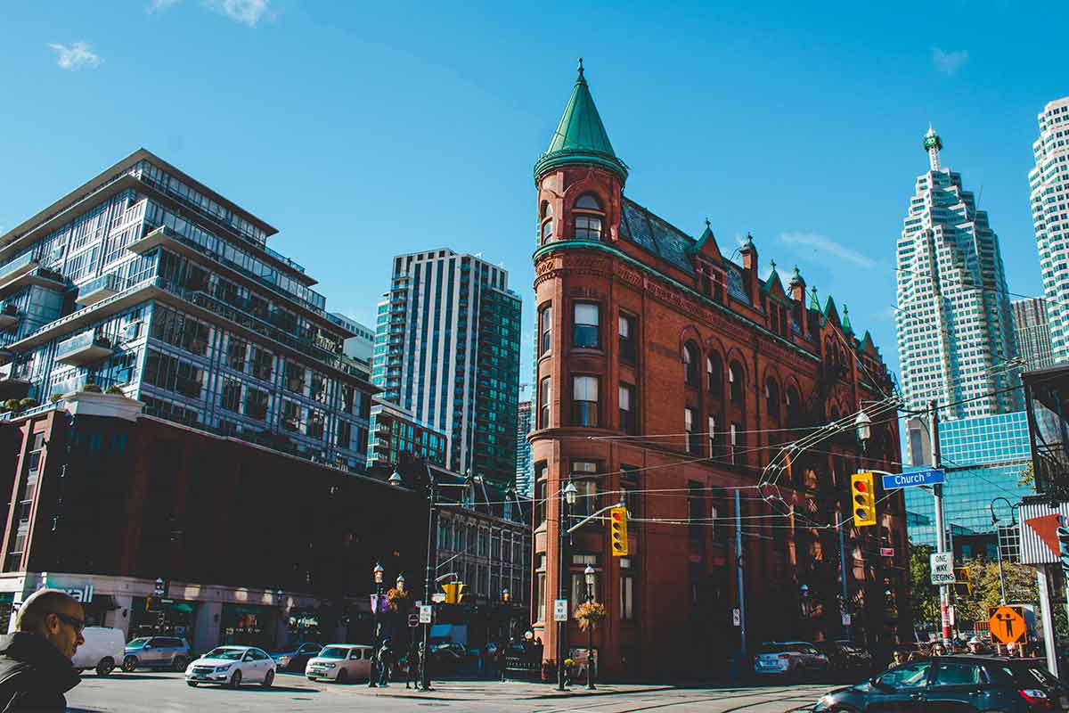 where to live in toronto