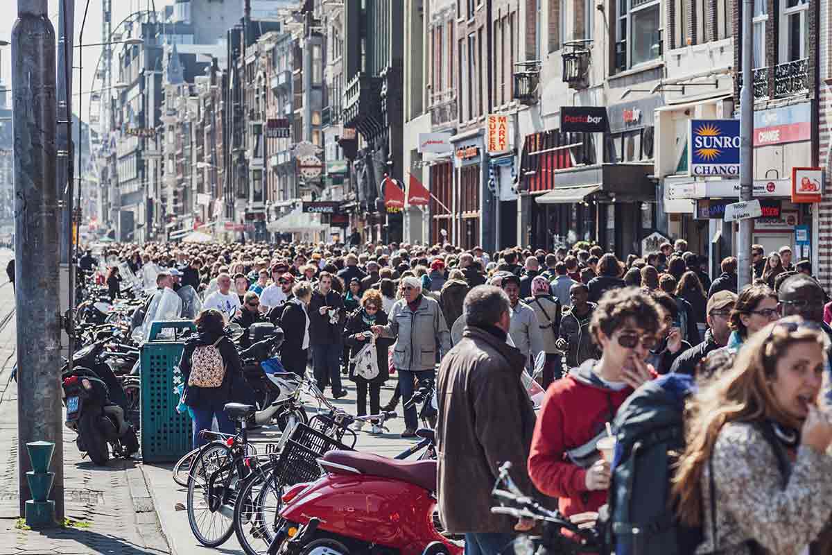 tourists in amsterdam