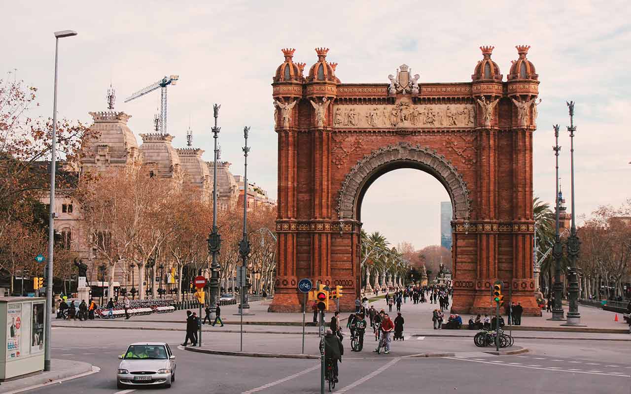 Arc de Triomf is one popular of the landmarks in Barcelona 