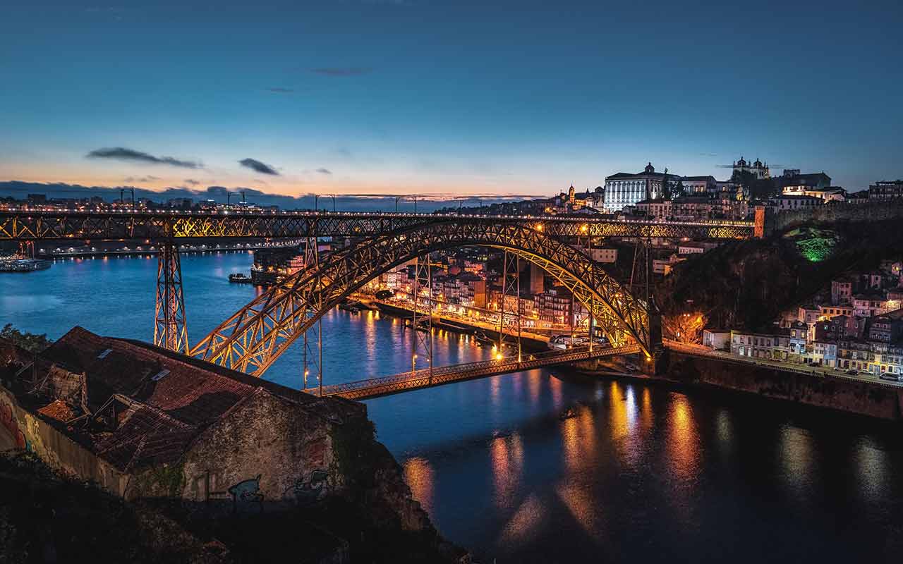 Dom Luís I Bridge at night