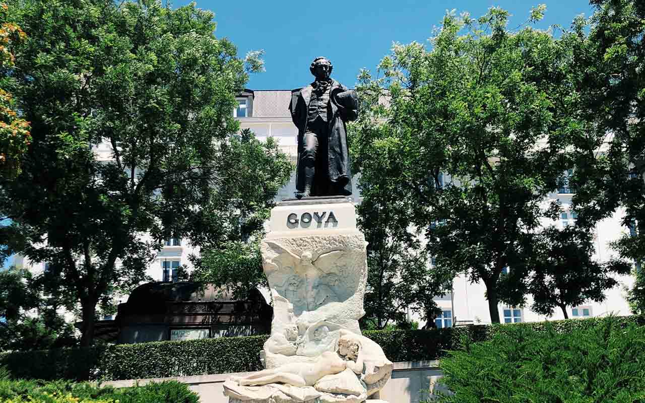 Goya statue at the entrance of The Prado Museum