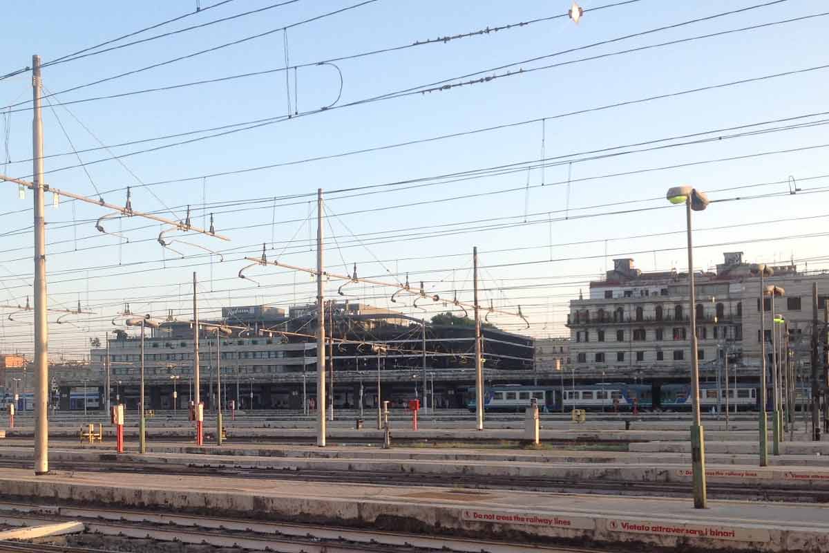 naples train station