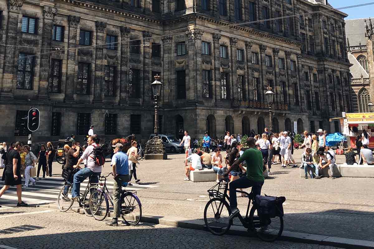 dam square amsterdam