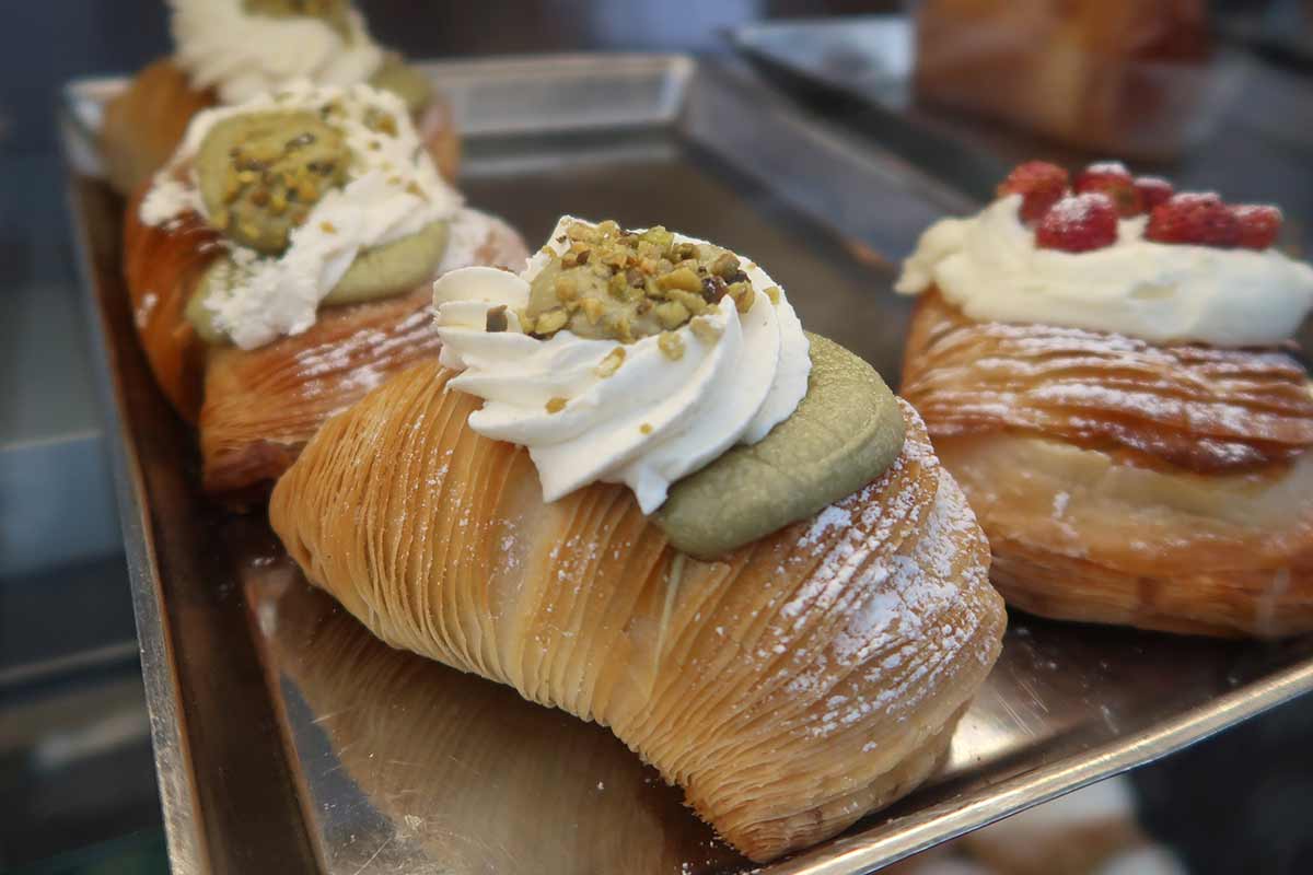 sfogliatelle naples italy