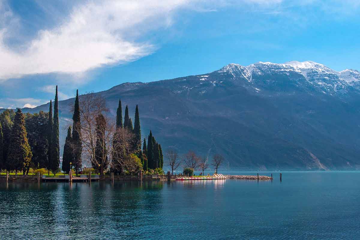 how to get to lake garda from venice