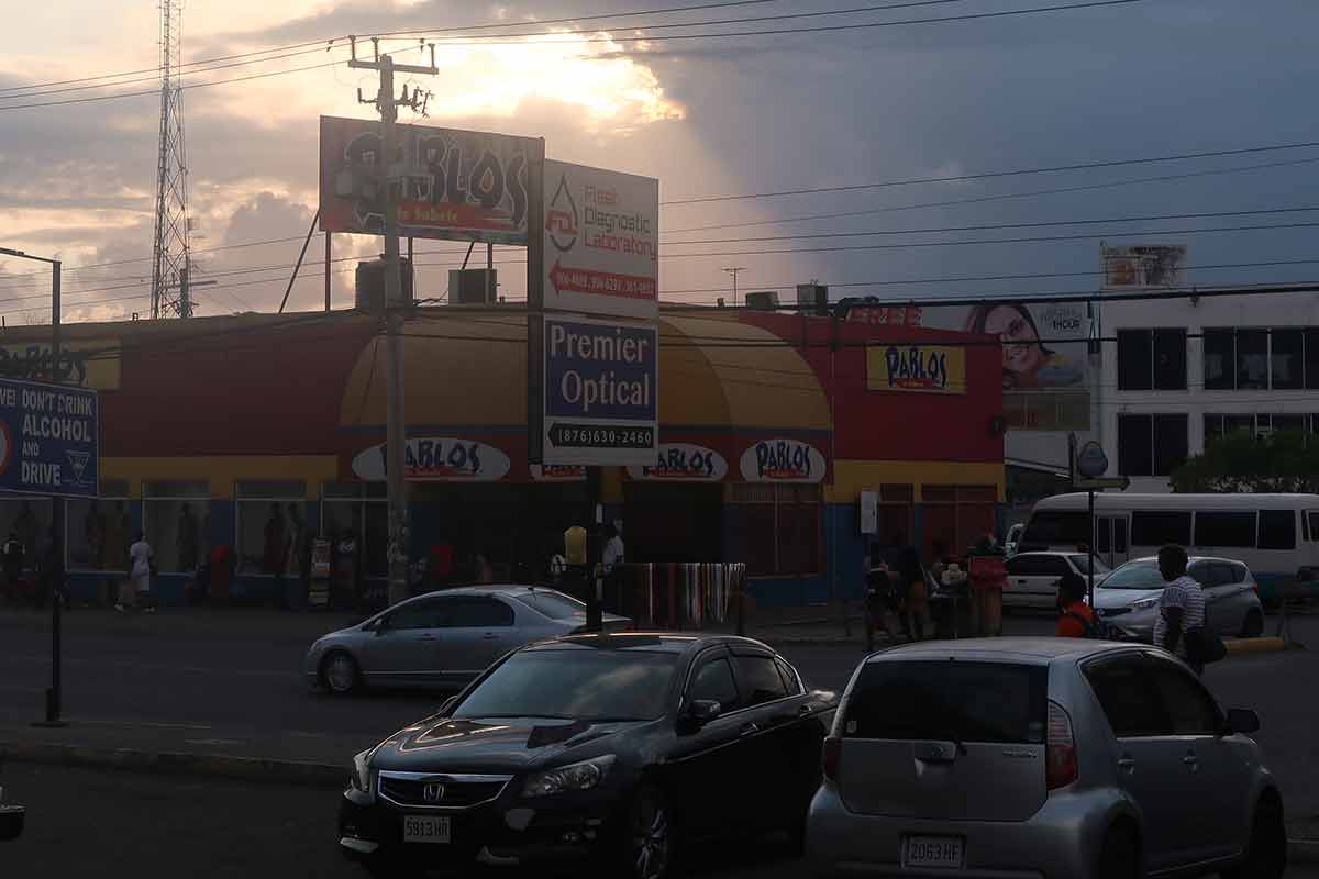 is jamaica safe at night