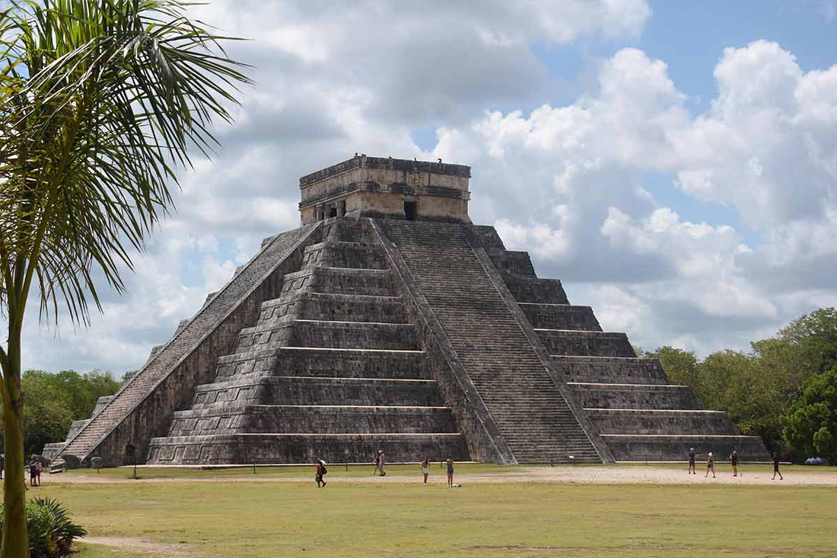 cancun pyramid chichen itza