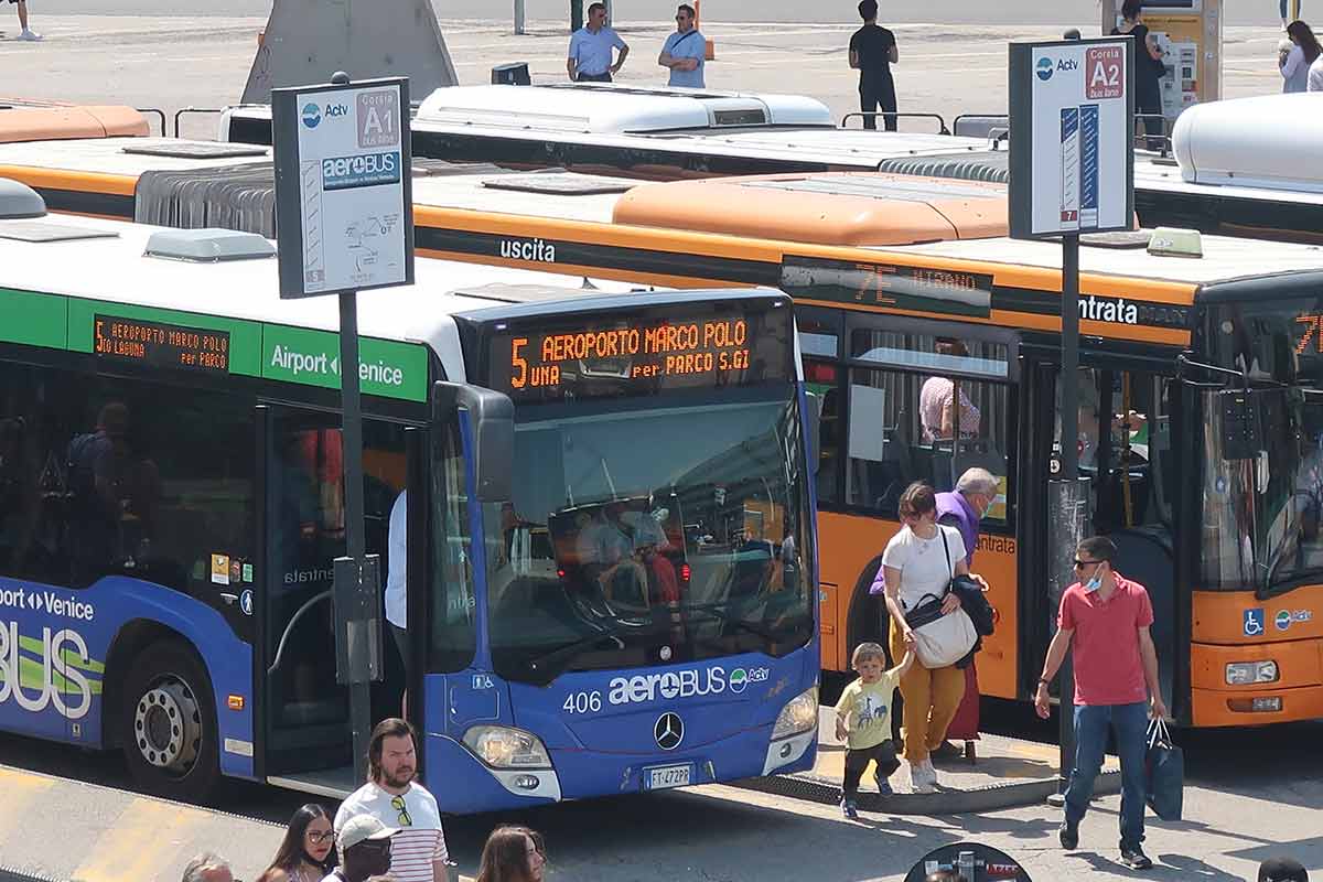 marco polo to venice airport bus